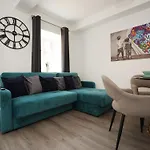 North Rd With Garden By N And N Ltd, Close To Vibrant Gloucester Rd With Plenty Of Restaurants And Shops Near By, Free On Street Parking Appartement Bristol
