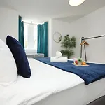 Appartement North Rd With Garden By N And N Ltd, Close To Vibrant Gloucester Rd With Plenty Of Restaurants And Shops Near By, Free On Street Parking Bristol