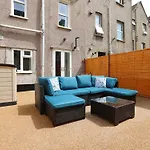 North Rd With Garden By N And N Ltd, Close To Vibrant Gloucester Rd With Plenty Of Restaurants And Shops Near By, Free On Street Parking Appartement *