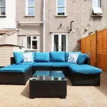 North Rd With Garden By N And N Ltd, Close To Vibrant Gloucester Rd With Plenty Of Restaurants And Shops Near By, Free On Street Parking Apartment *