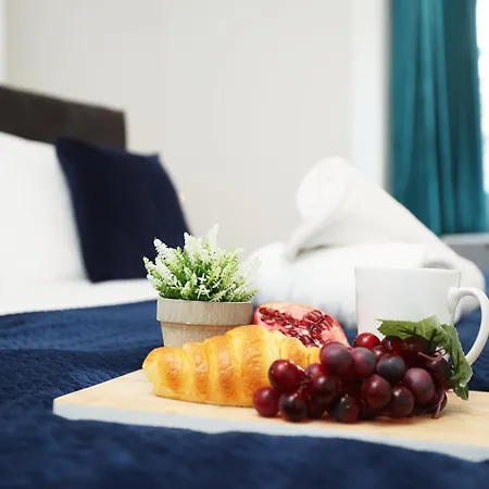 Newly Refurbed With Garden By N And N Ltd, Close To Vibrant Gloucester Rd With Plenty Of Restaurants And Shops Near By, Free On Street Parking