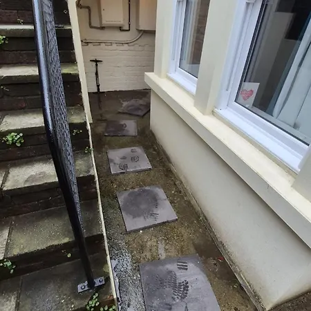 North Rd With Garden By N And N Ltd, Close To Vibrant Gloucester Rd With Plenty Of Restaurants And Shops Near By, Free On Street Parking Apartment Bristol
