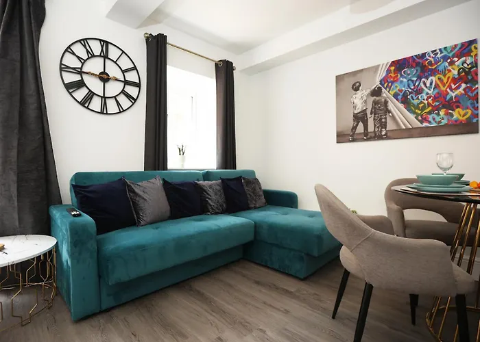 Apartmán North Rd With Garden By N And N Ltd, Close To Vibrant Gloucester Rd With Plenty Of Restaurants And Shops Near By, Free On Street Parking *
