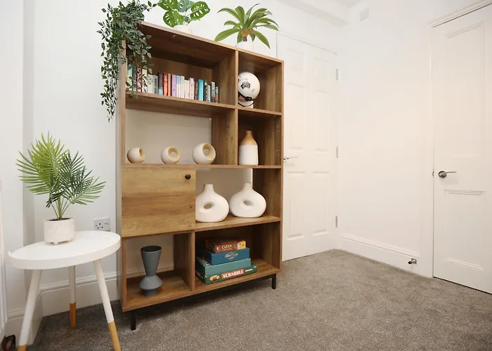 North Rd With Garden By N And N Ltd, Close To Vibrant Gloucester Rd With Plenty Of Restaurants And Shops Near By, Free On Street Parking * Bristol