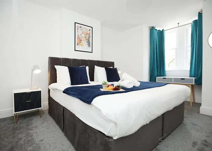 Apartmán North Rd With Garden By N And N Ltd, Close To Vibrant Gloucester Rd With Plenty Of Restaurants And Shops Near By, Free On Street Parking